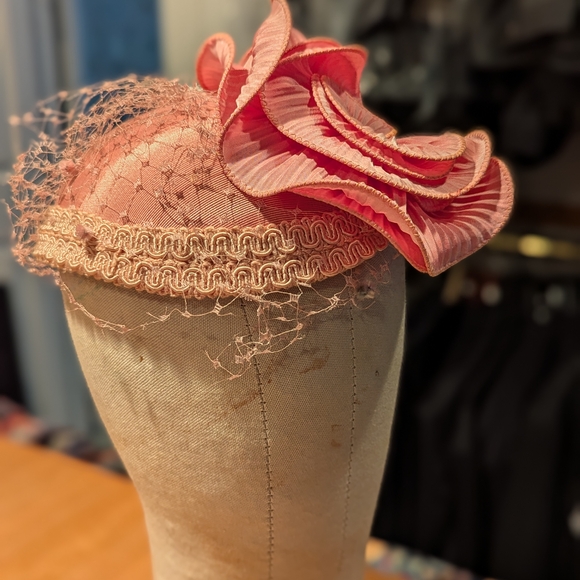 Eric Javits Pink Lace Fascinator Hat - Picture 1 of 7